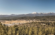 Lainnya 7 Ruidoso Home w/ Hot Tub, Mtn Views & Game Room!