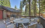 Lainnya 3 Bright Lake Tahoe Cabin: Fireplace, Grill & Decks!