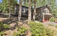 Others 6 Bright Lake Tahoe Cabin: Fireplace, Grill & Decks!