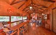 Others 5 Custom-built Lakefront Cottage - Newly Remodeled!
