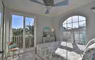Others 4 Townhome Located 200 Steps to a Locals-only Beach!