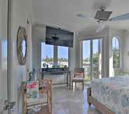 Others 7 Townhome Located 200 Steps to a Locals-only Beach!