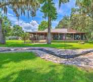 Others 5 Pet-friendly Inglis Retreat w/ Lake + Dock!