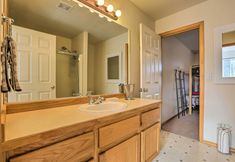 其他 2 Idyllic Redmond Townhome w/ Furnished Deck!