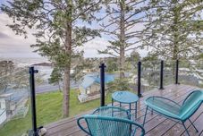 Others Depoe Bay Townhome w/ Deck & Stunning Ocean Views!