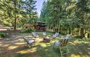 Lain-lain 6 Rustic Sequim Cabin w/ Fire Pit & Forested Views!