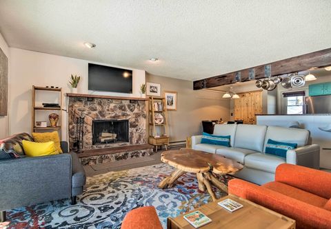 Others 1 Mi to Grand Lake: Updated Condo w/ Views & Deck!