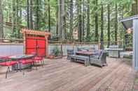Others Redwoods Cabin w/ Hot Tub: Walk to Russian River!