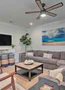 Primary image Modern Hilton Head Townhome ~ 4 Mi to Beach!