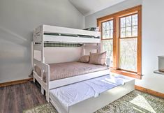 Others 7 Pocono Retreat, 1 Mi to State Park & Ski Access!