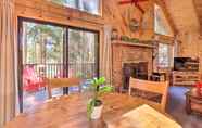 Lainnya 4 Alma 'cloud 9 Cabin' w/ Fireplace & Wooded Views!