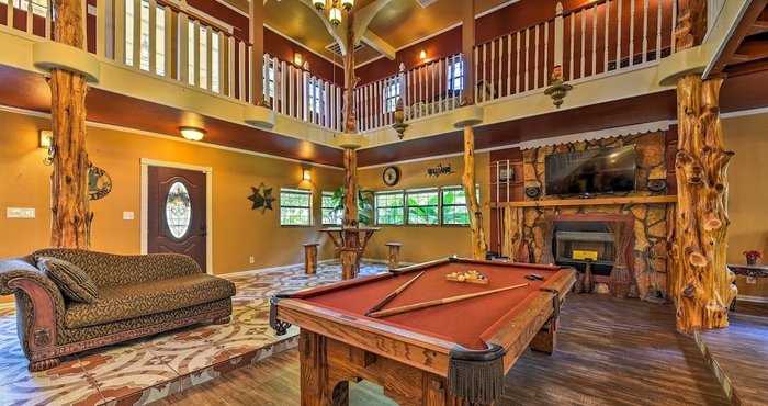 Others Spacious Conroe Home w/ Foosball & Pool Table!