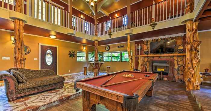 Lainnya Spacious Conroe Home w/ Foosball & Pool Table!