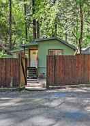 Imej utama Quiet Cottage w/ Redwood Forest Views & Deck!