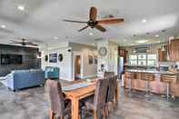 Lainnya Secluded Seabrook Waterfront Home w/ Patio!