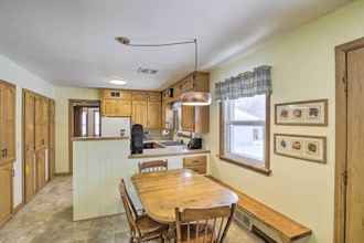 Lainnya 4 Cozy Oshkosh Home, 4 Blocks to Lake Winnebago