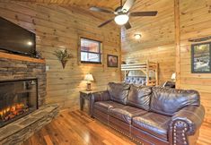 其他 7 Rustic Pigeon Forge Cabin w/ Hot Tub: Near Town!