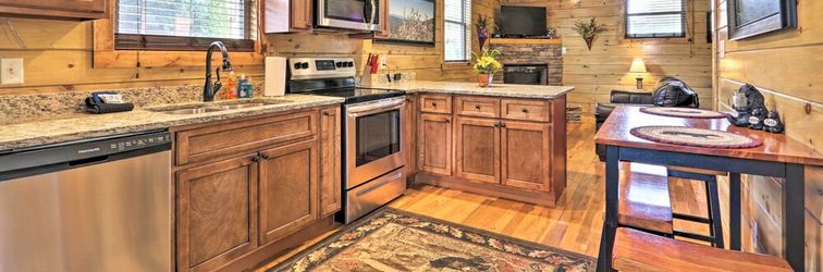 其他 Rustic Pigeon Forge Cabin w/ Hot Tub: Near Town!