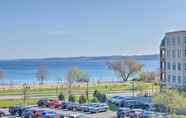 Others 7 Bright Traverse City Townhome: Walk to Beach!