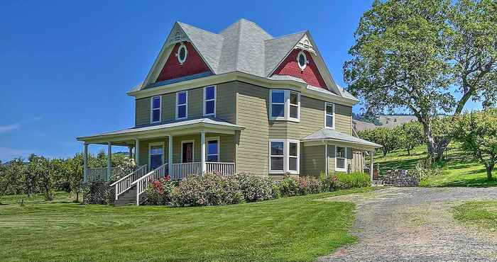 Others 'storybook Glade Historical Homestead w/ Views!