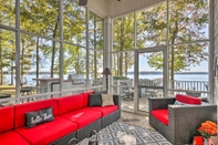 Lain-lain Lakefront Paradise w/ Fire Pit - Dogs Welcome!