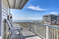 Others Family Surfside Beach Home - Just Steps to Shore!