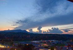 Khác 4 2 Mi to Attractions: Pigeon Forge Condo