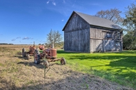 Lain-lain Historic North Fork Farmhouse Near Wineries!