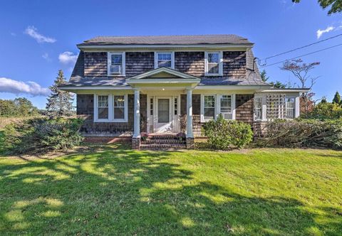 อื่นๆ Near Wineries: Historic North Fork Farmhouse!