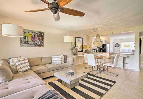 Others Calm Jupiter Condo w/ Lanai < 1/2 Mi to Beach!