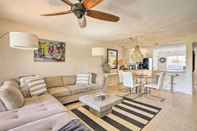 Others Calm Jupiter Condo w/ Lanai < 1/2 Mi to Beach!