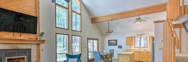 Others Angel Fire Retreat With Deck: Ski & Hike Nearby!