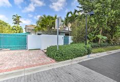 その他 2 Spacious Home w/ Pool, Steps to Beach!