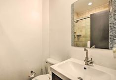 その他 7 Spacious Home w/ Pool, Steps to Beach!