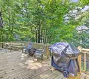 Others 4 Refurbished Poconos Chalet w/ Private Hot Tub!