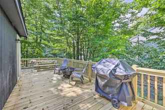 Others 4 Refurbished Poconos Chalet w/ Private Hot Tub!