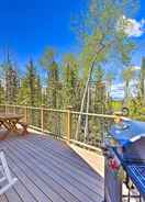 Imej utama Pet-friendly Jefferson Cabin w/ Deck & Views!