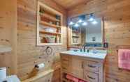 Others 7 Leavenworth Cabin w/ Private Hot Tub!