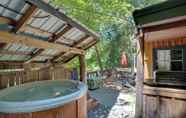 Others 2 Leavenworth Cabin w/ Private Hot Tub!