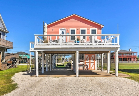 Others Sunny Freeport Home w/ Deck & Ocean Views!