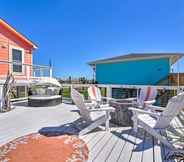 Others 5 Sunny Freeport Home w/ Deck & Ocean Views!