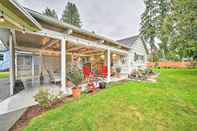Others Charming Updated Retreat Walk to Lake Stevens!