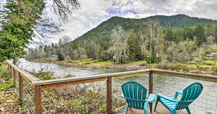 Khác Spacious Grants Pass Home w/ Hot Tub & Views!