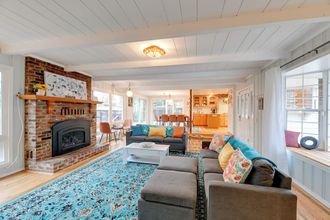 기타 4 Spacious Grants Pass Home w/ Hot Tub & Views!