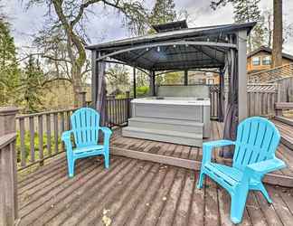 Lainnya 2 Spacious Grants Pass Home w/ Hot Tub & Views!