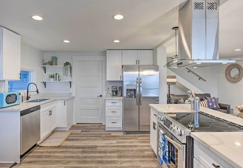 Others Tacoma 'dash Point Beach Cabin' w/ Balcony!