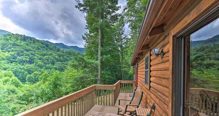 Lainnya Quaint Log Cabin w/ Views Near West Jefferson