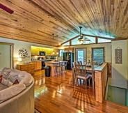 Others 6 Charming Getaway w/ Lake Cumberland Views!