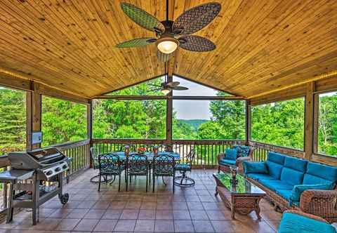 Others Charming Getaway w/ Lake Cumberland Views!