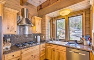 Others 7 Luxe Blue Ridge Mountain Retreat w/ Sauna + Creek!